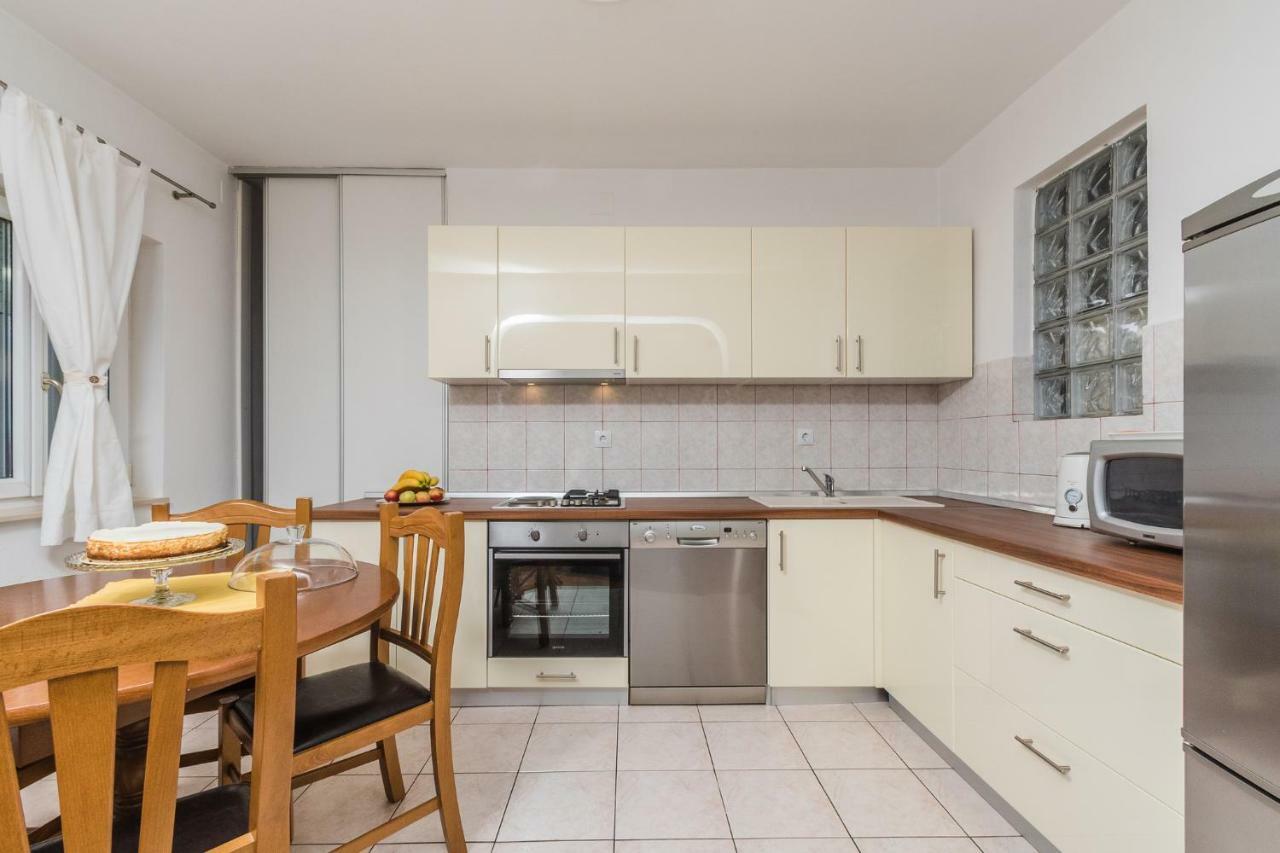 Apartment Matosic Цриквеница Экстерьер фото